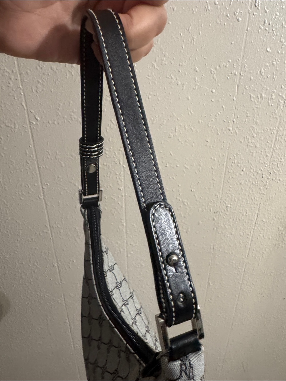 Ralph Lauren Gray Monogram Shoulder Bag with Black Trim - Picture 4 of 16
